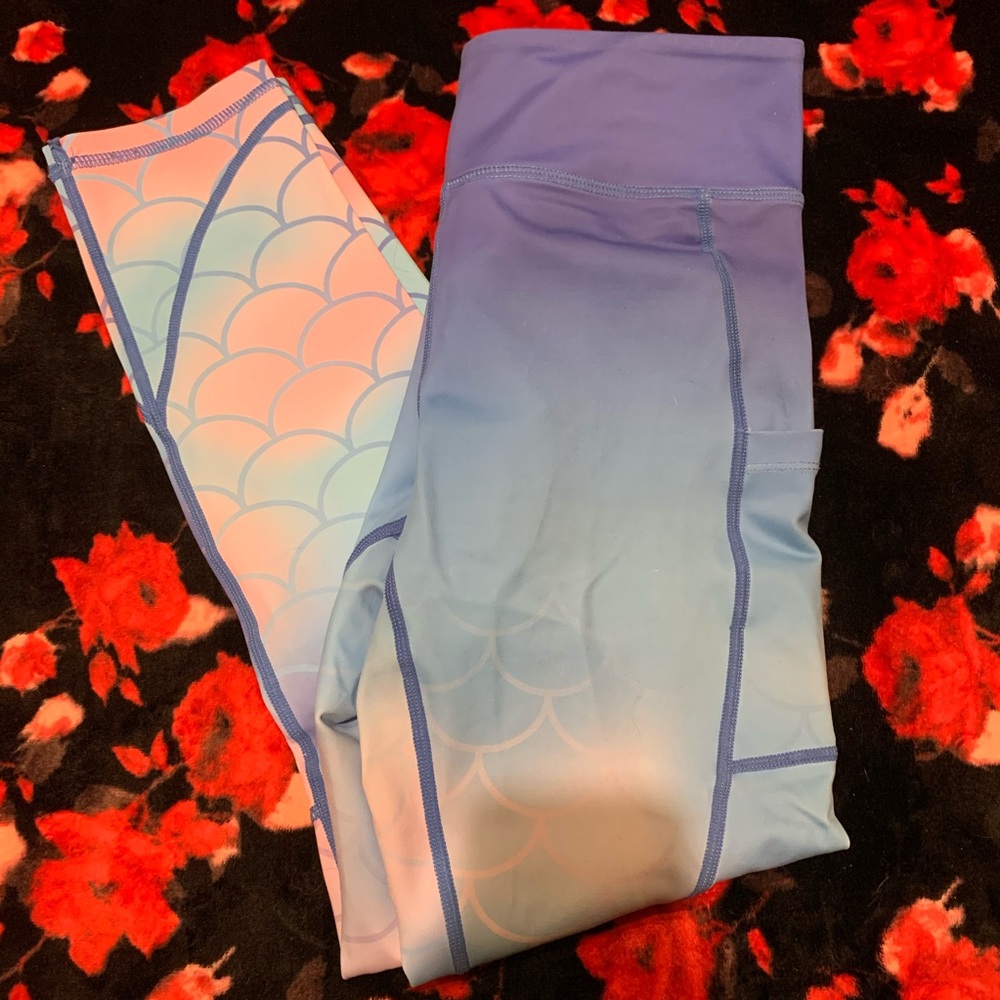 ‼️SOLD‼️ Curves n combatboots Mermaid Leggings
